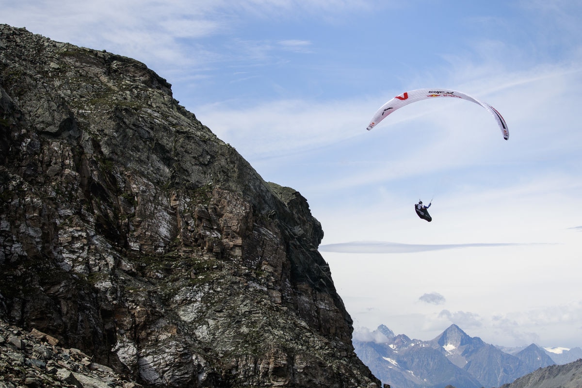 Simon Oberrauner (AUT4) flies during the Red Bull X-Alps in Staffal, Italy on July 11, 2017